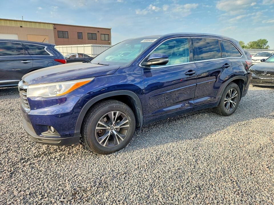 2016 TOYOTA Highlander