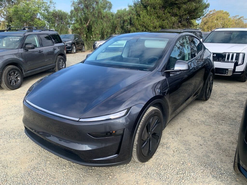 2026 TESLA Model Y