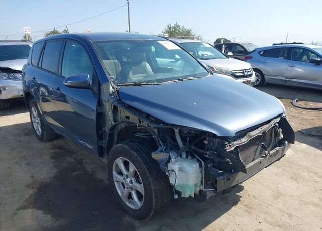 2014 TOYOTA RAV4