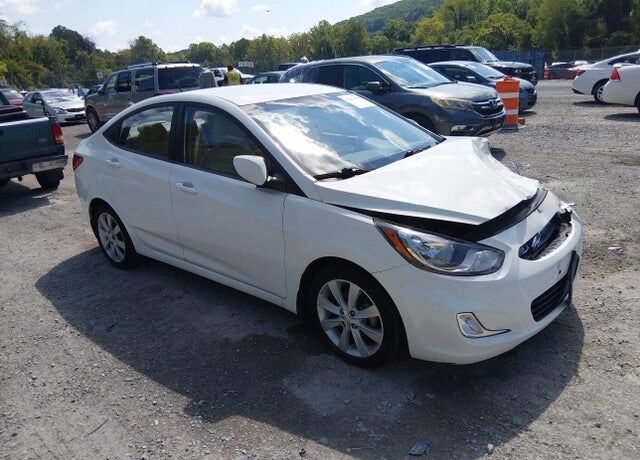 2012 HYUNDAI Accent