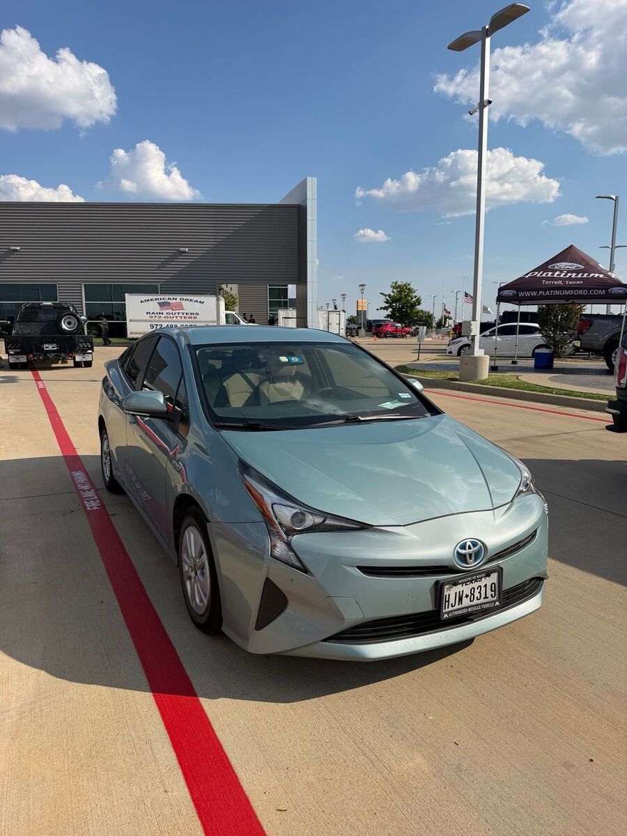 2016 TOYOTA PRIUS
