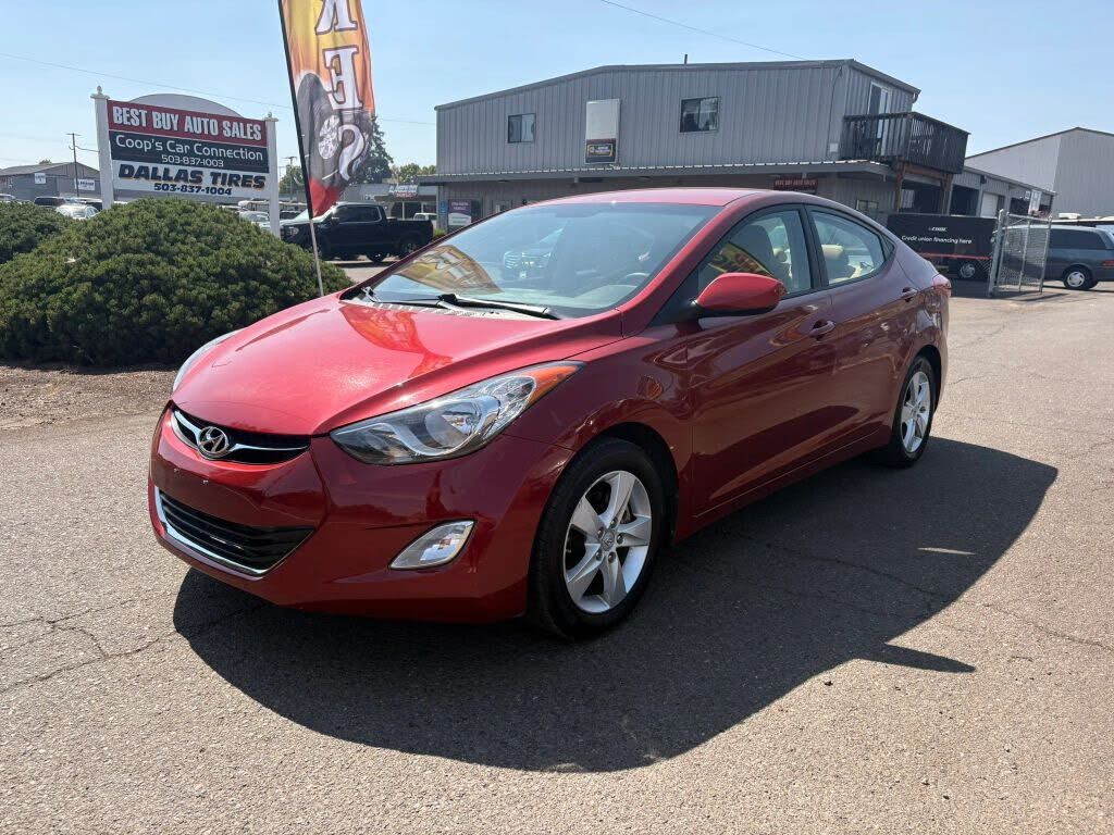 2012 HYUNDAI Elantra