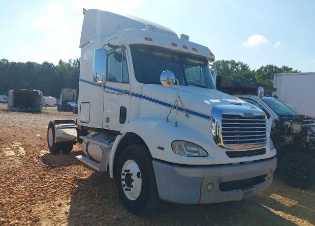 2009 FREIGHTLINER Columbia