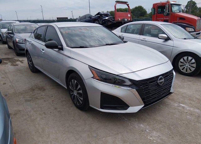 2024 NISSAN Altima