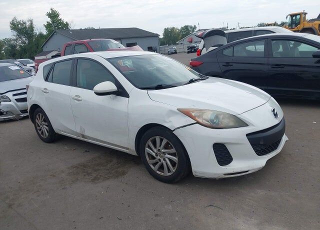 2012 MAZDA Mazda3