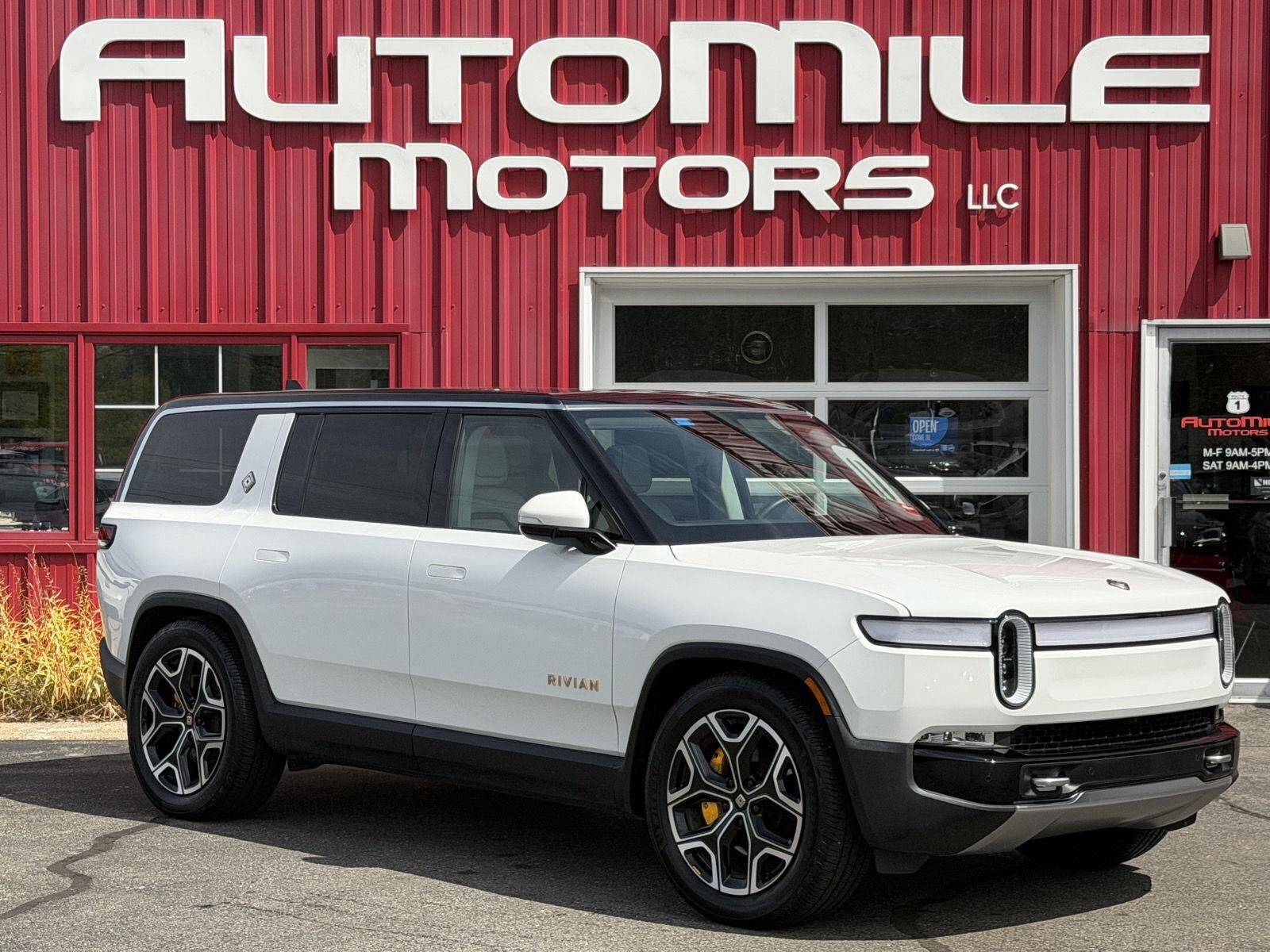 2023 RIVIAN R1S