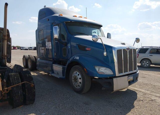 2014 PETERBILT 587