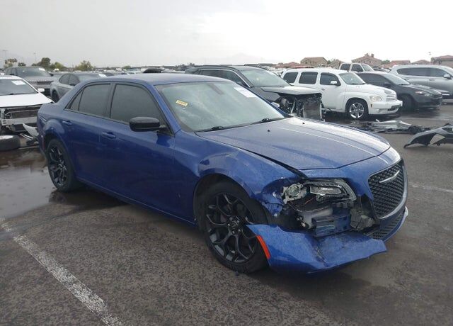 2019 CHRYSLER 300