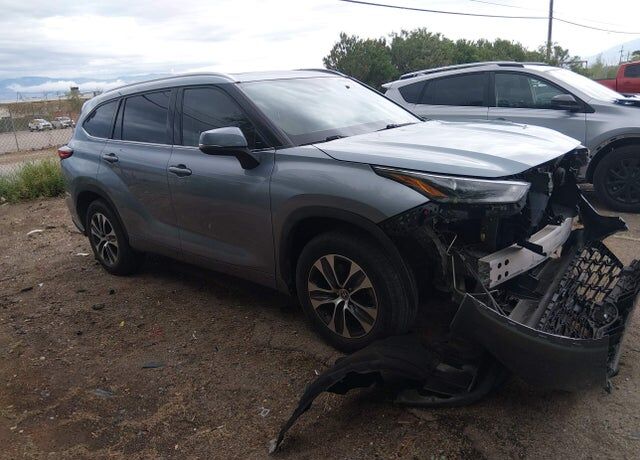2021 TOYOTA Highlander