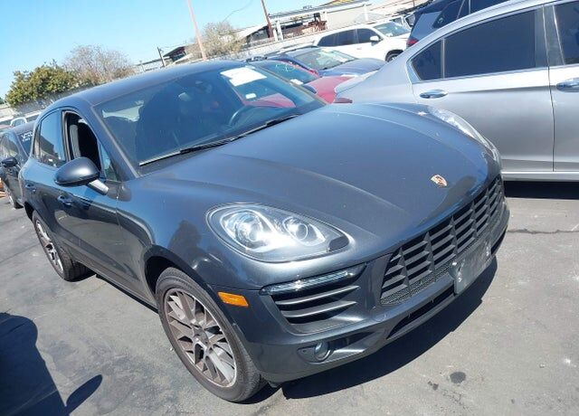 2018 PORSCHE Macan