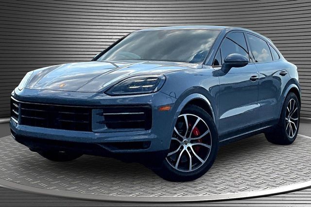 2024 PORSCHE Cayenne