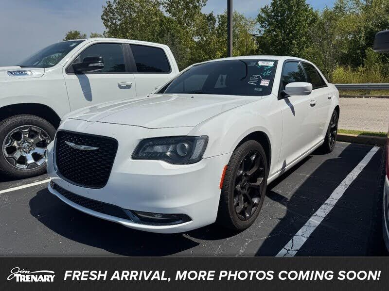 2019 CHRYSLER 300