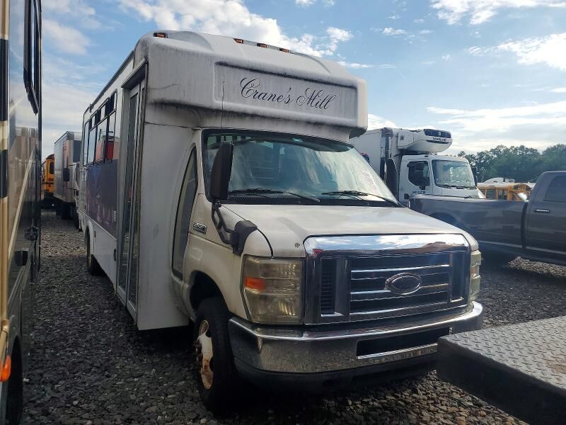 2011 FORD E-450