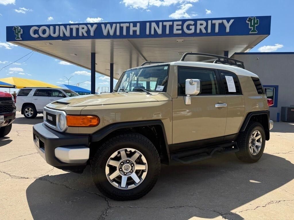 2014 TOYOTA FJ Cruiser