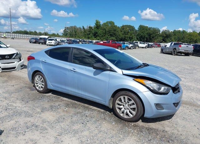 2013 HYUNDAI Elantra