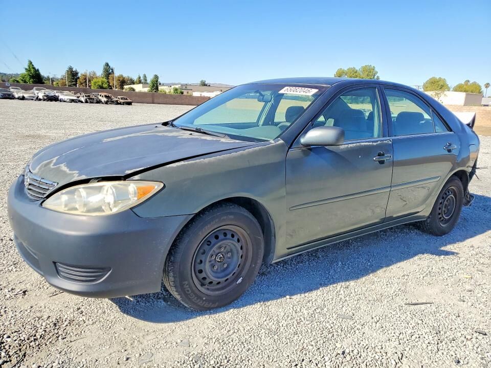 2005 TOYOTA Camry