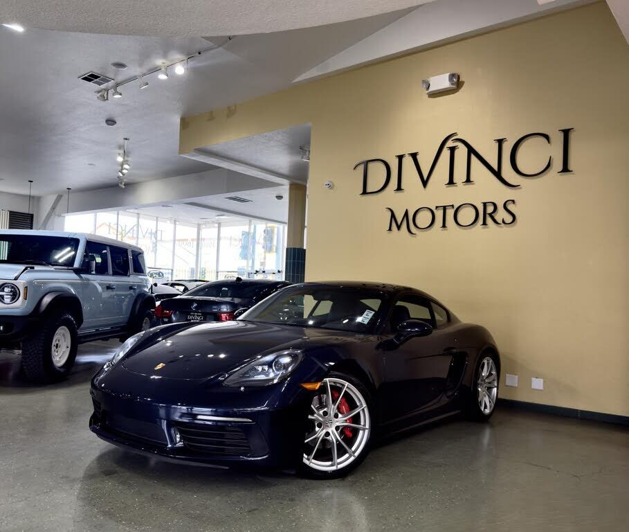 2017 PORSCHE Cayman