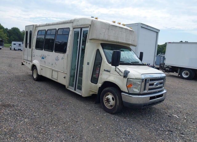 2012 FORD E-450