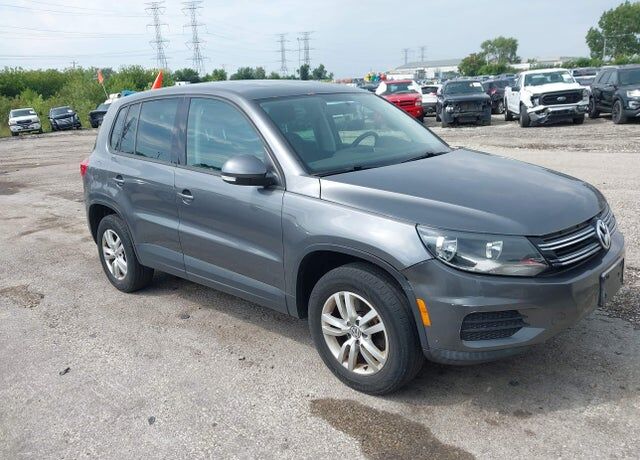 2013 VOLKSWAGEN Tiguan