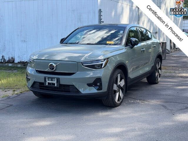2023 VOLVO C40