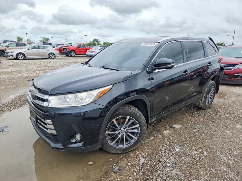 2017 TOYOTA Highlander