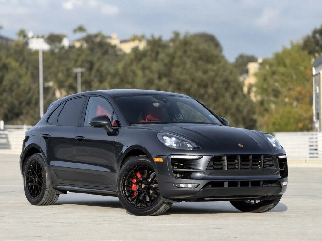 2018 PORSCHE Macan