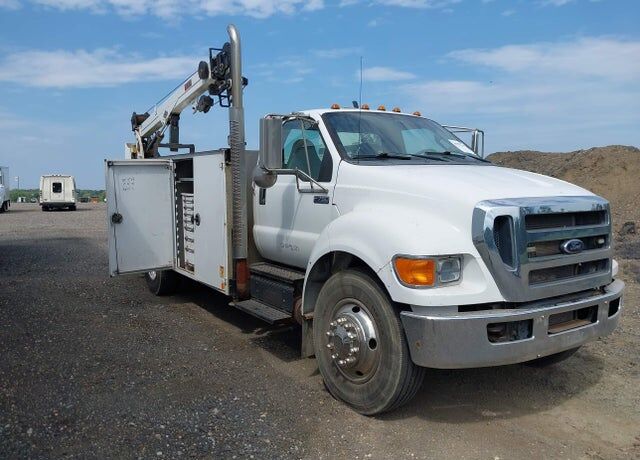 2013 FORD F-750