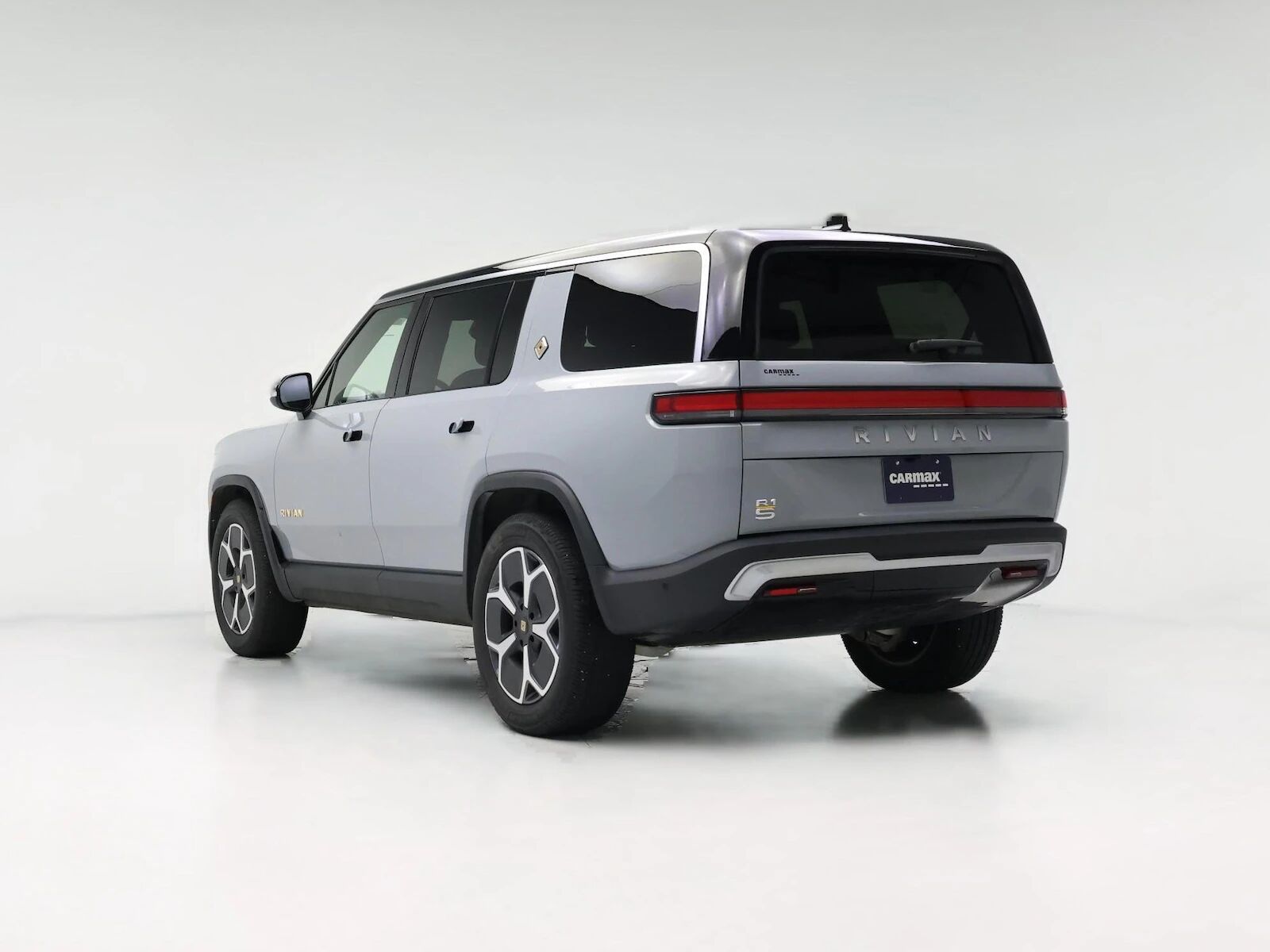 2022 RIVIAN R1S