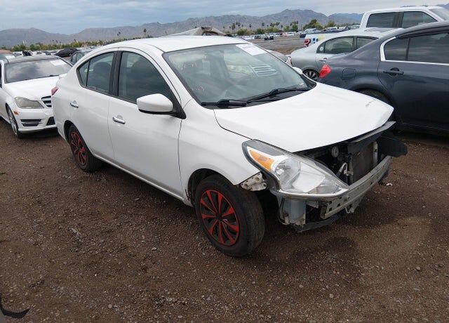 2017 NISSAN Versa