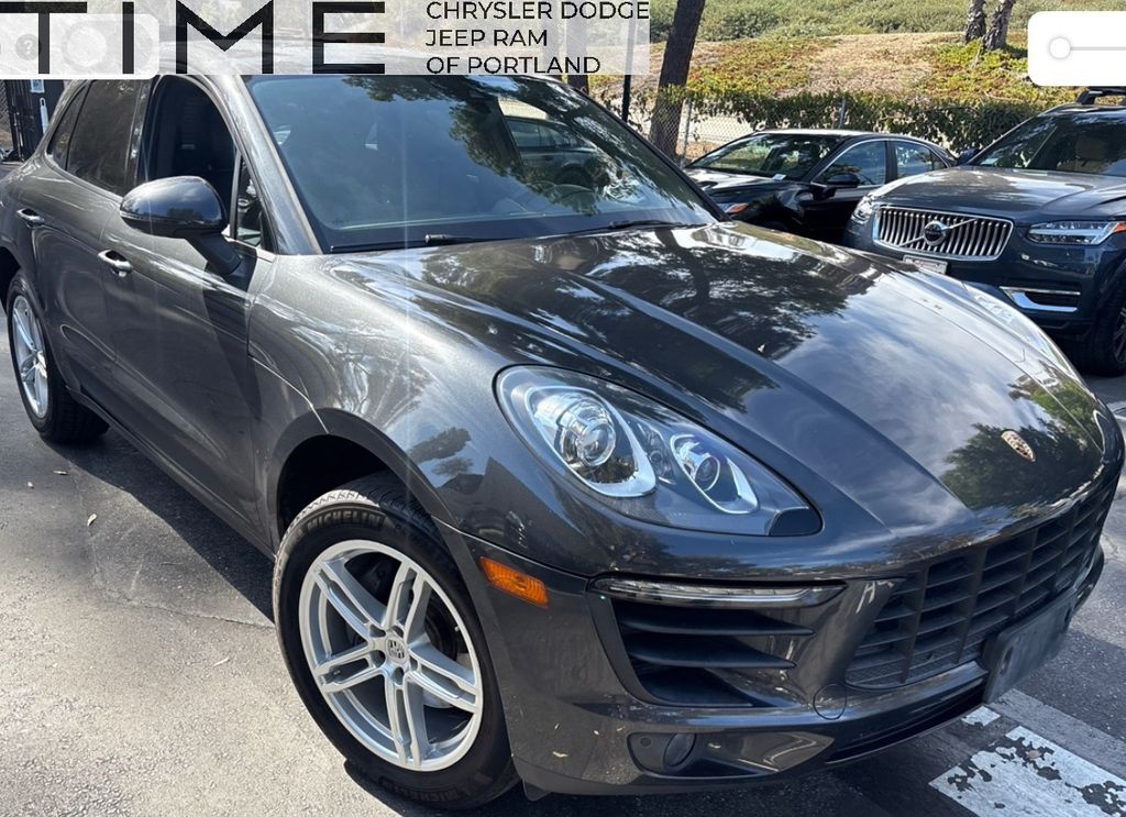2018 PORSCHE Macan