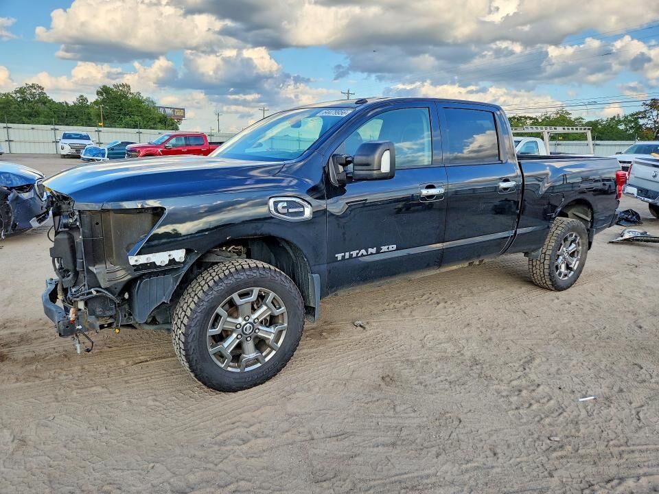 2017 NISSAN Titan
