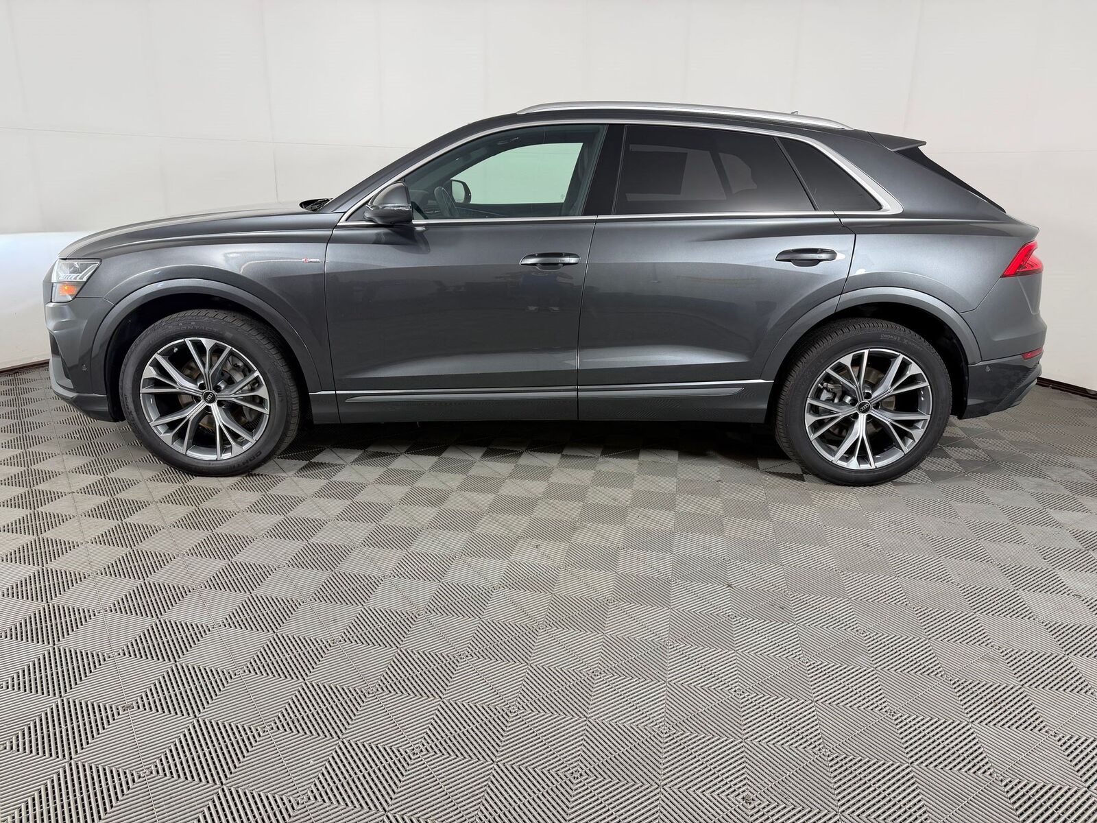 2023 Audi Q8