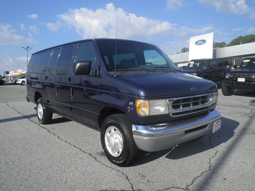 2001 FORD E-350