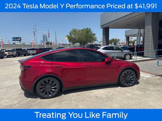 2024 TESLA Model Y