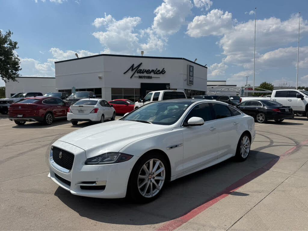 2017 JAGUAR XJ