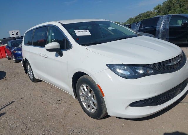 2023 CHRYSLER Voyager