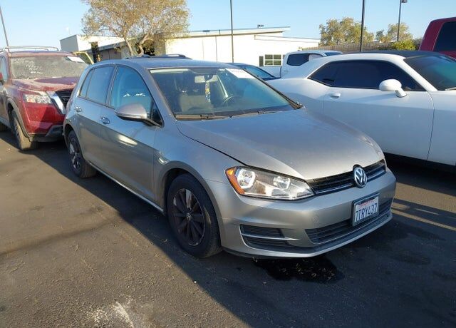 2016 VOLKSWAGEN Golf