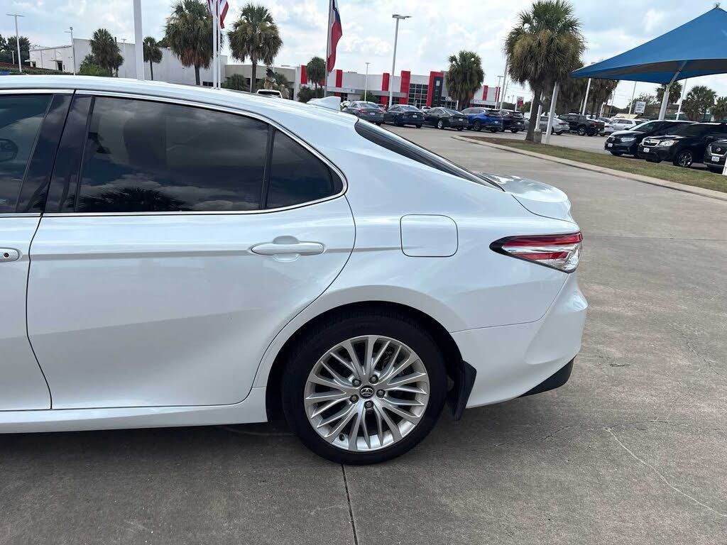 2020 TOYOTA Camry