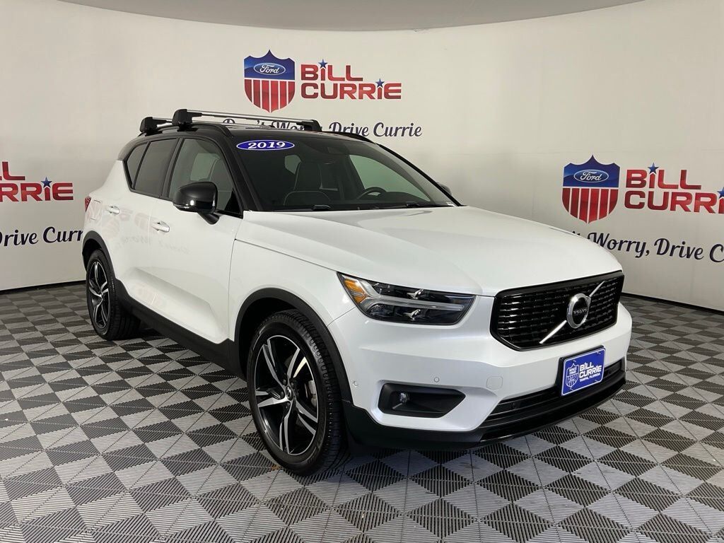 2019 VOLVO XC40