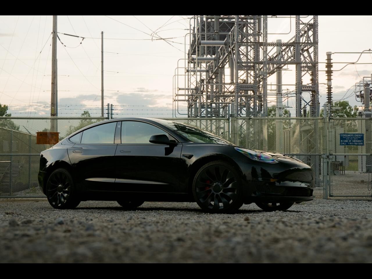 2023 TESLA Model 3