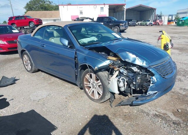 2011 CHRYSLER 200