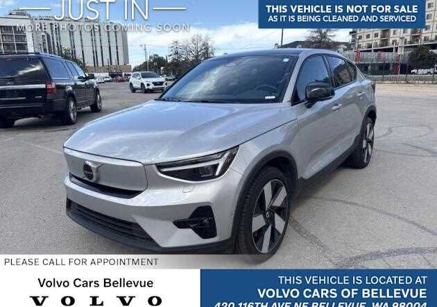 2023 VOLVO C40