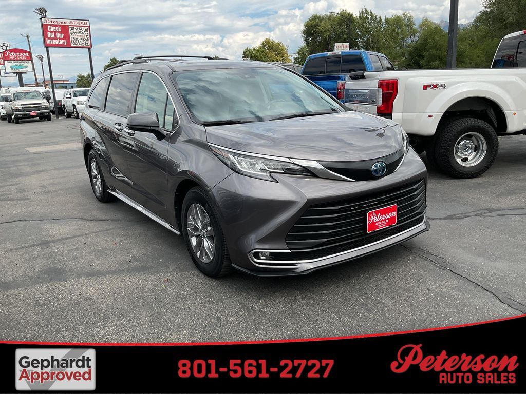2022 TOYOTA Sienna
