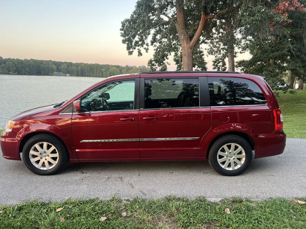 2013 CHRYSLER Town and Country