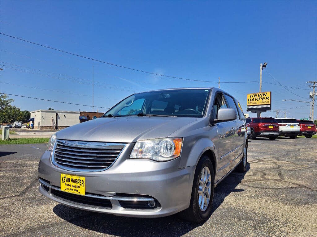 2016 CHRYSLER Town and Country