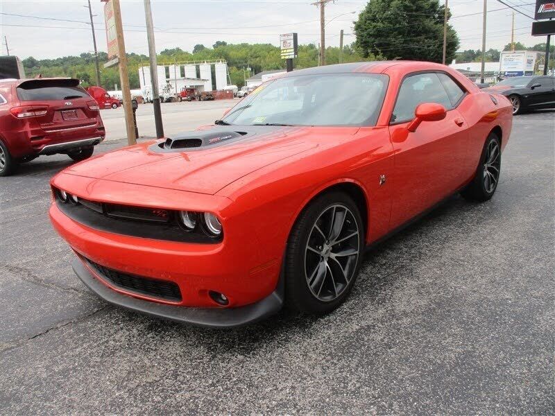 2017 DODGE Challenger