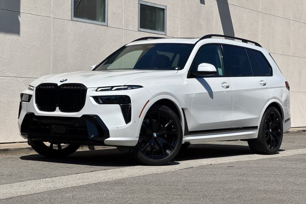2023 BMW X7