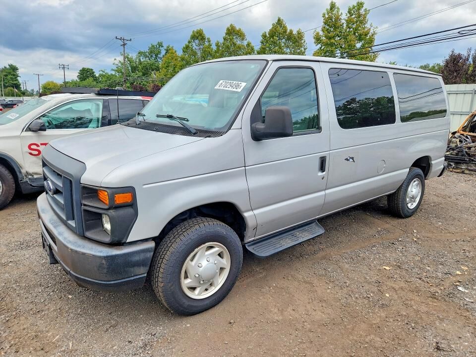 2013 FORD E-350