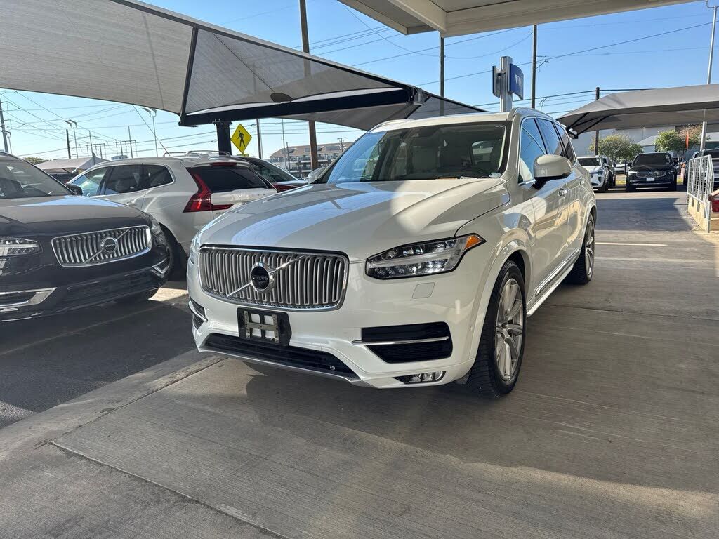 2017 VOLVO XC90