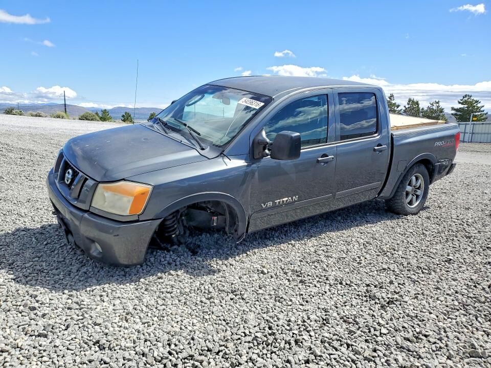 2011 NISSAN Titan